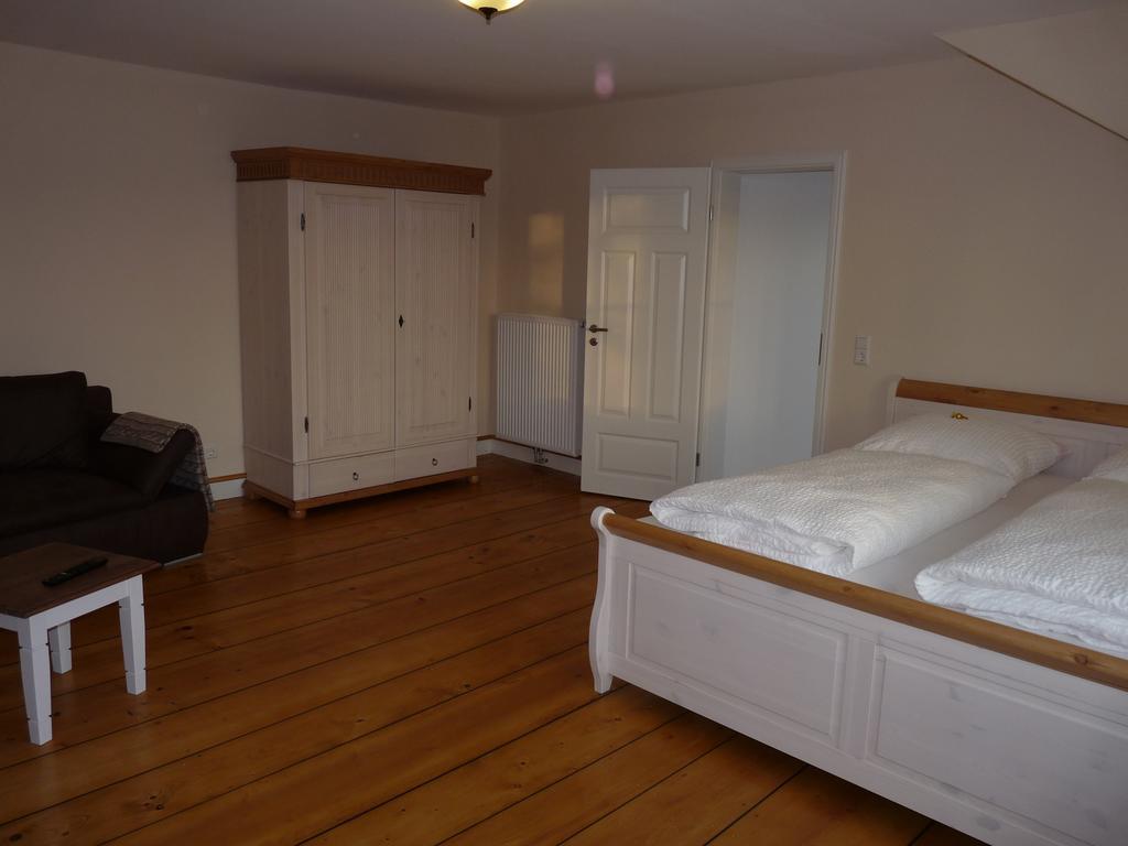 Garni - Hotel Unsere Stadtvilla Hechingen Zimmer foto